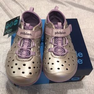 Brand new Stride Rite toddler shoes size 7